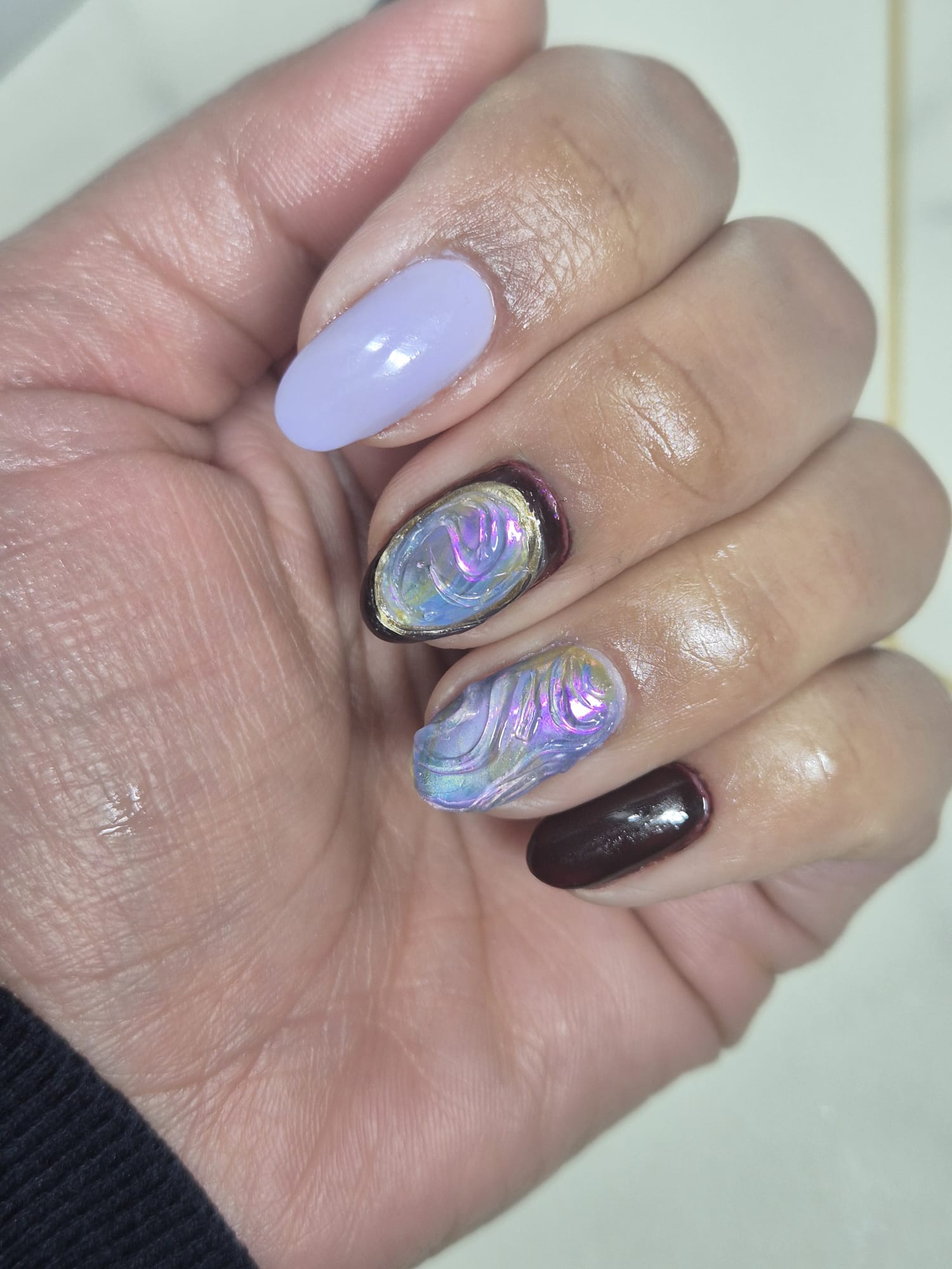 Lilac design with iridescent 3D swirl